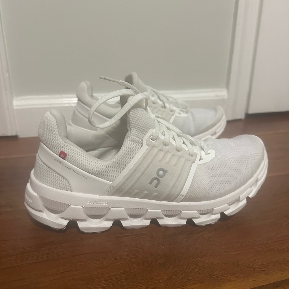 ON Brand Cloud Cloudswift 3 All White Women's Running Shoes size 9